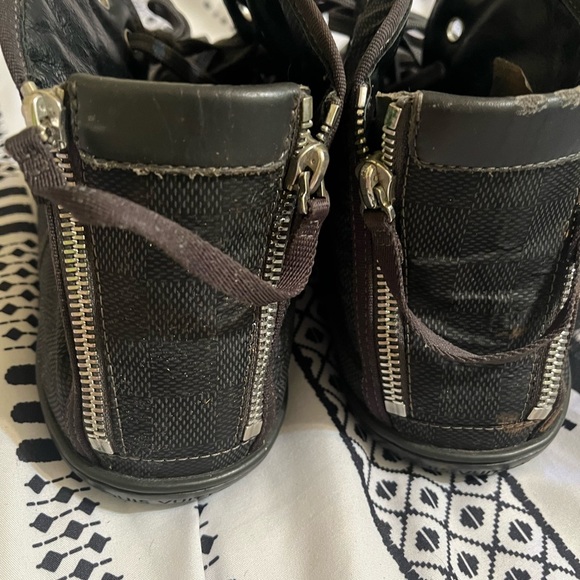 Louis Vuitton Black/Grey Damier Graphite Fabric And Leather Trim Zip Up High Top - Picture 4 of 9